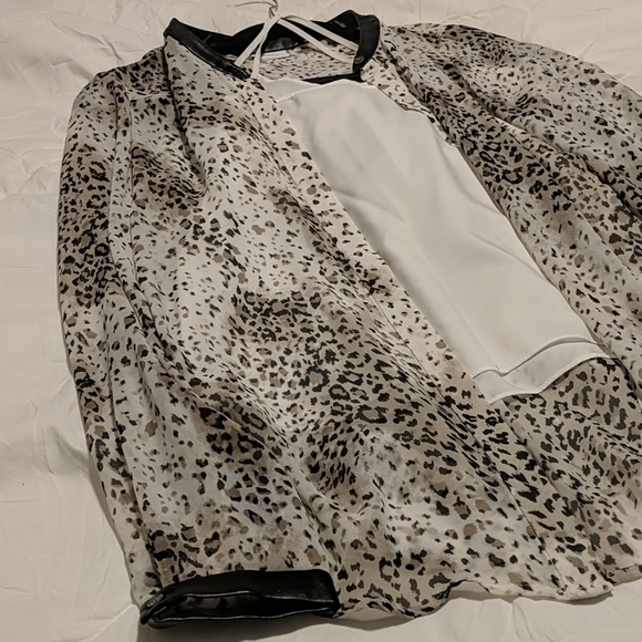 DKNY NYC Blouse with lining - Picture 2 of 3